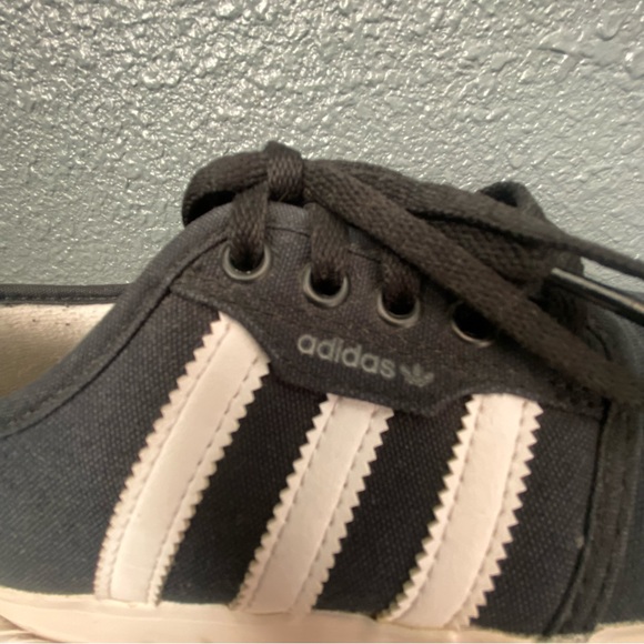 Adidas Low Top Shoes - Picture 4 of 8